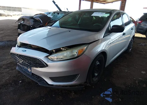 2015 Ford Focus S из США, поврежденный, VIN 1FADP3E20FL326127